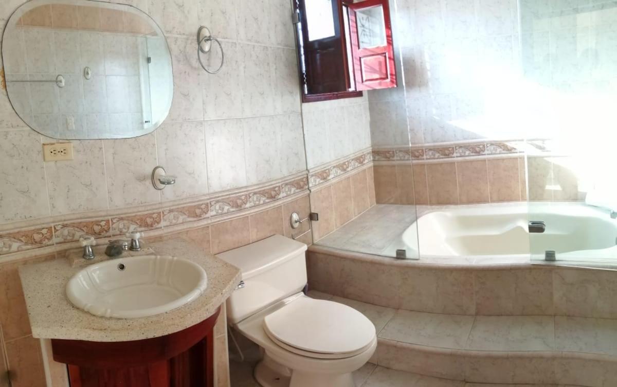 Casa Pachita Getsemani Hotel Cartagena Exterior photo